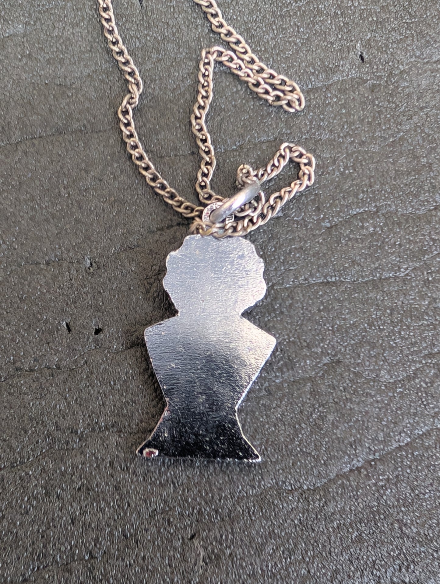 1970s Robertsons Pendant on Chain No Stamp