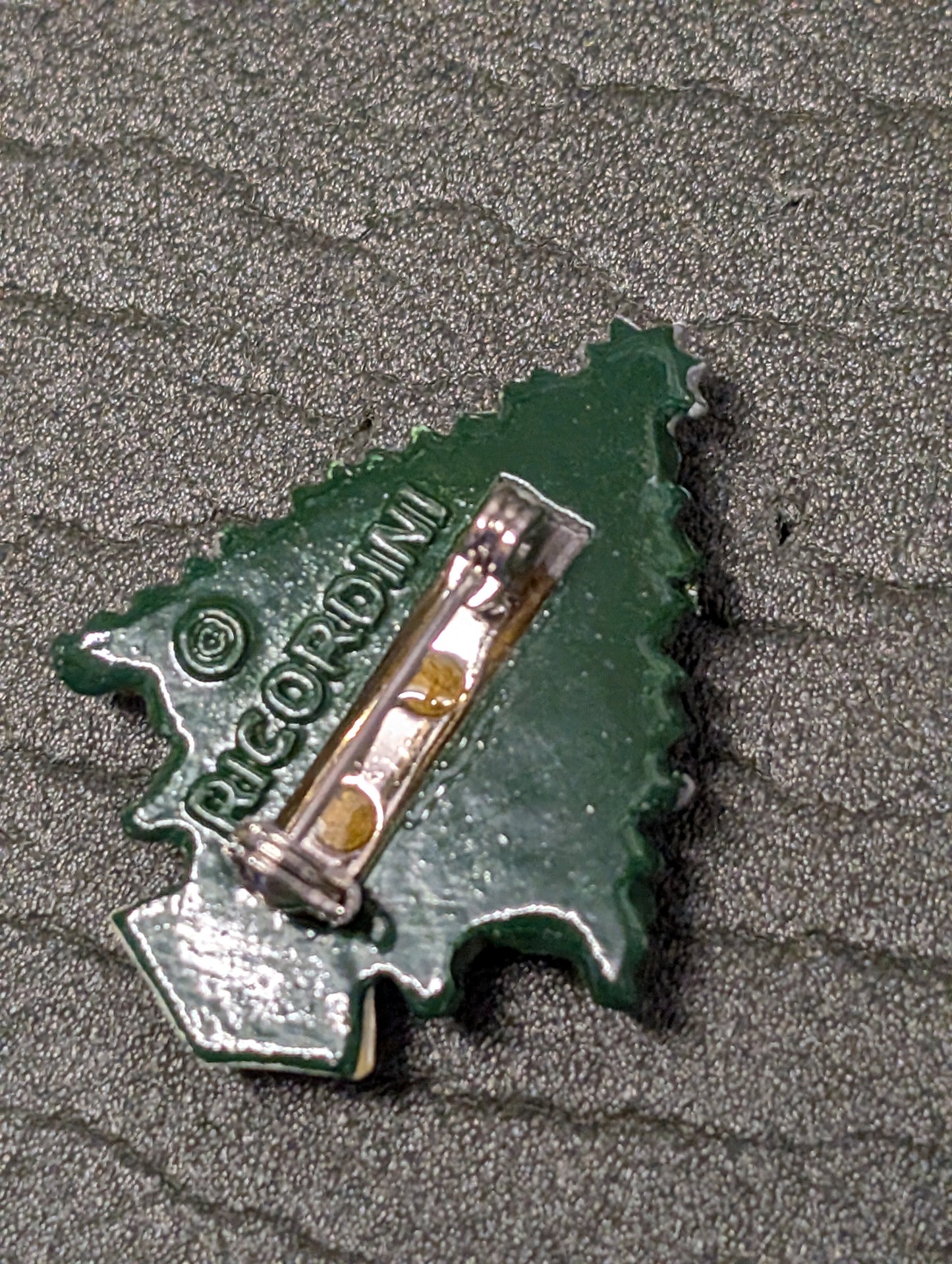 Metal Golly Xmas Tree Badge by Riccordini