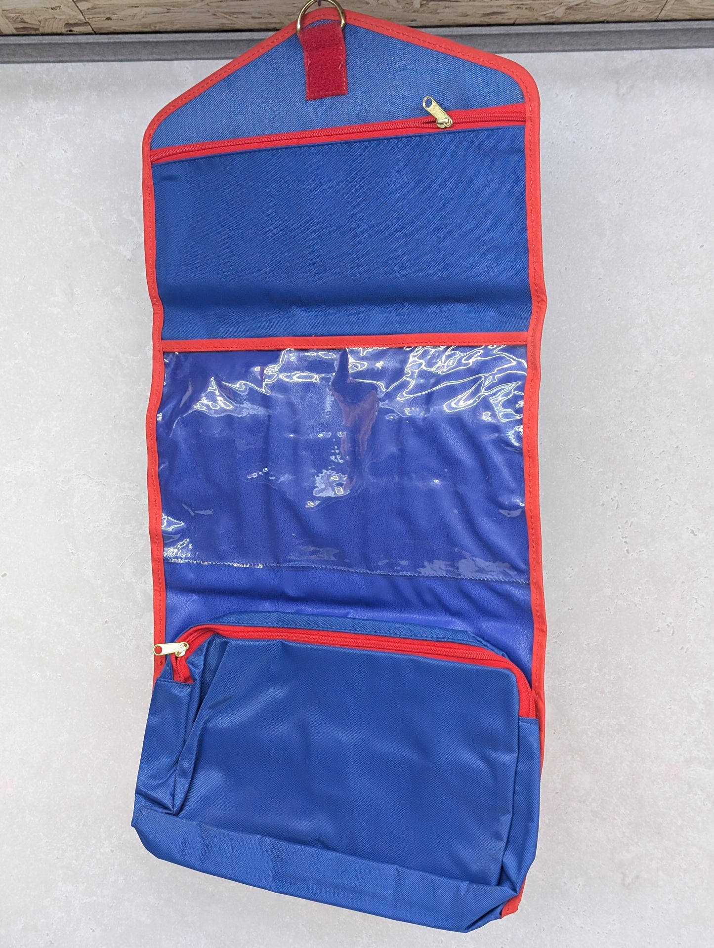 Robertsons Toiletry Bag Circular Golly