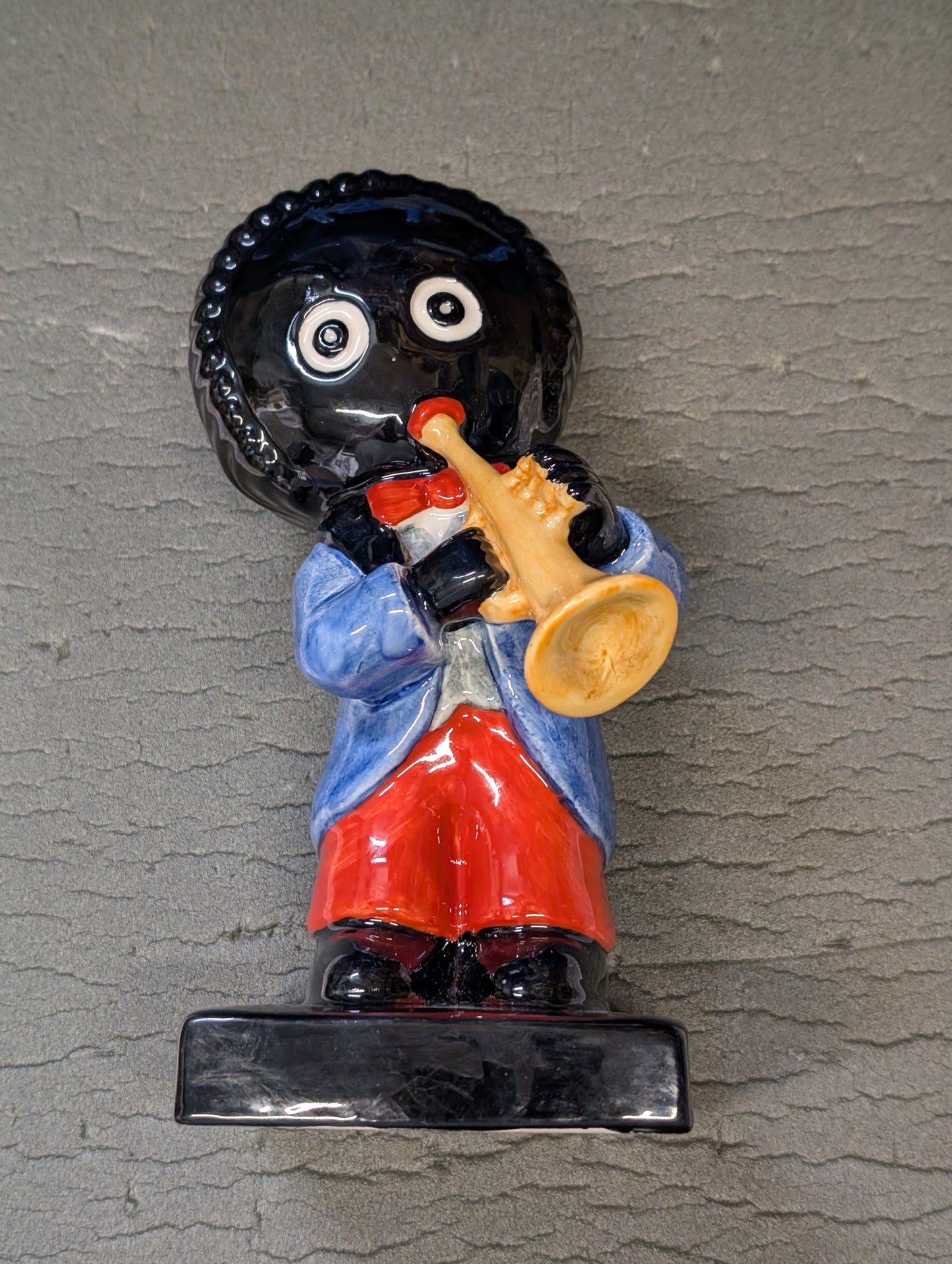 Large Trumpeter by Carltonware