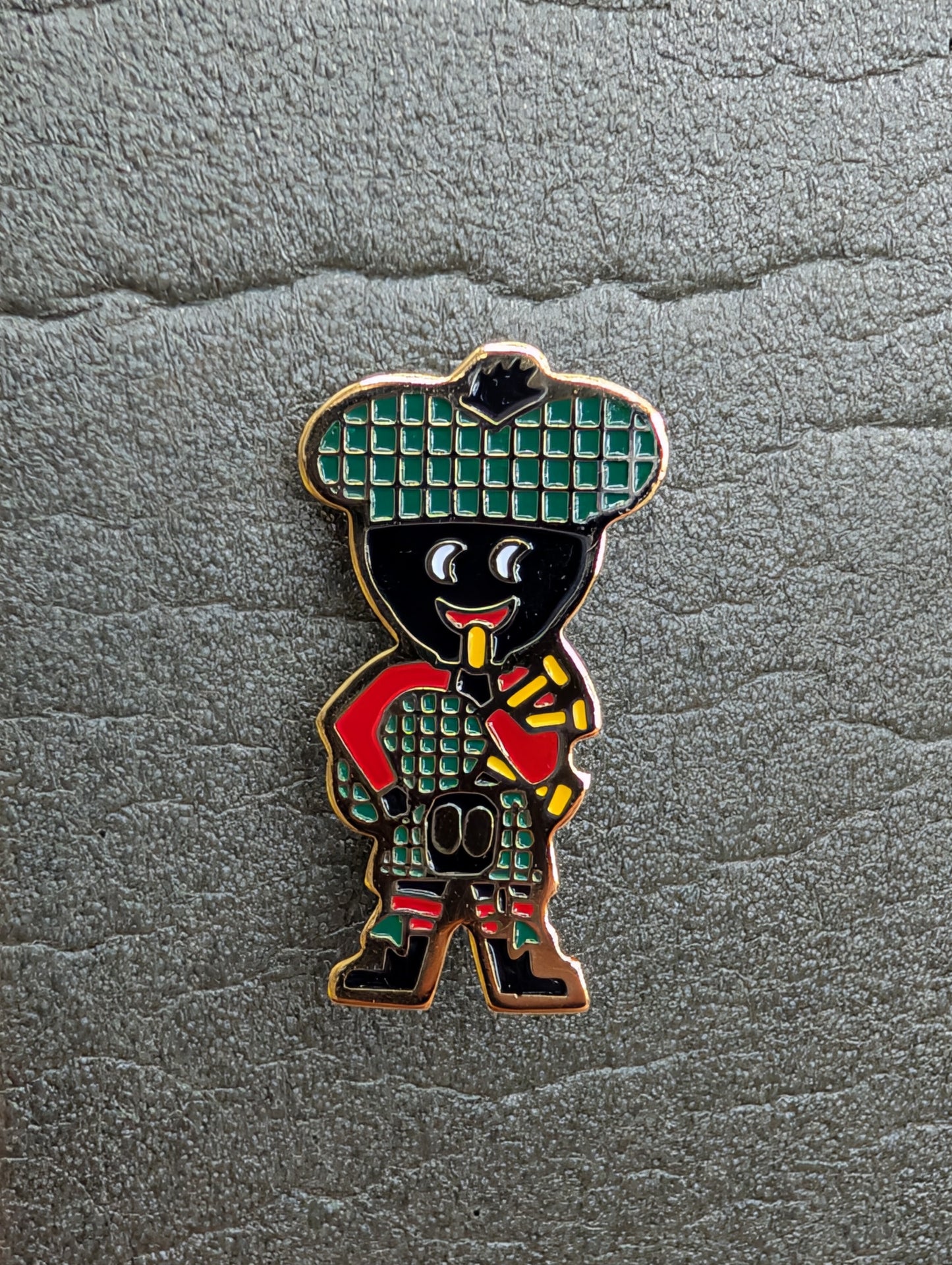 1990 Robertsons McGolly Badge START PRICE £1