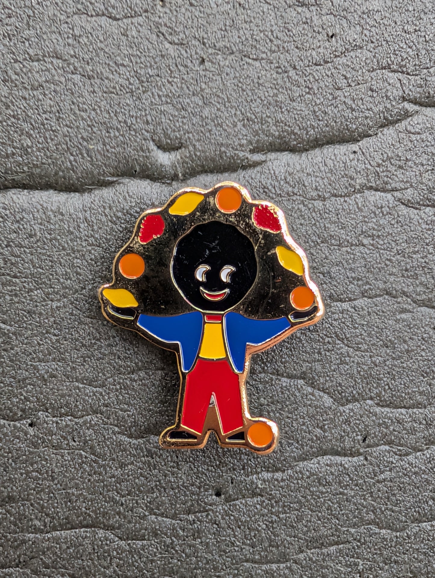 1990 Robertsons Juggler Badge START PRICE £1
