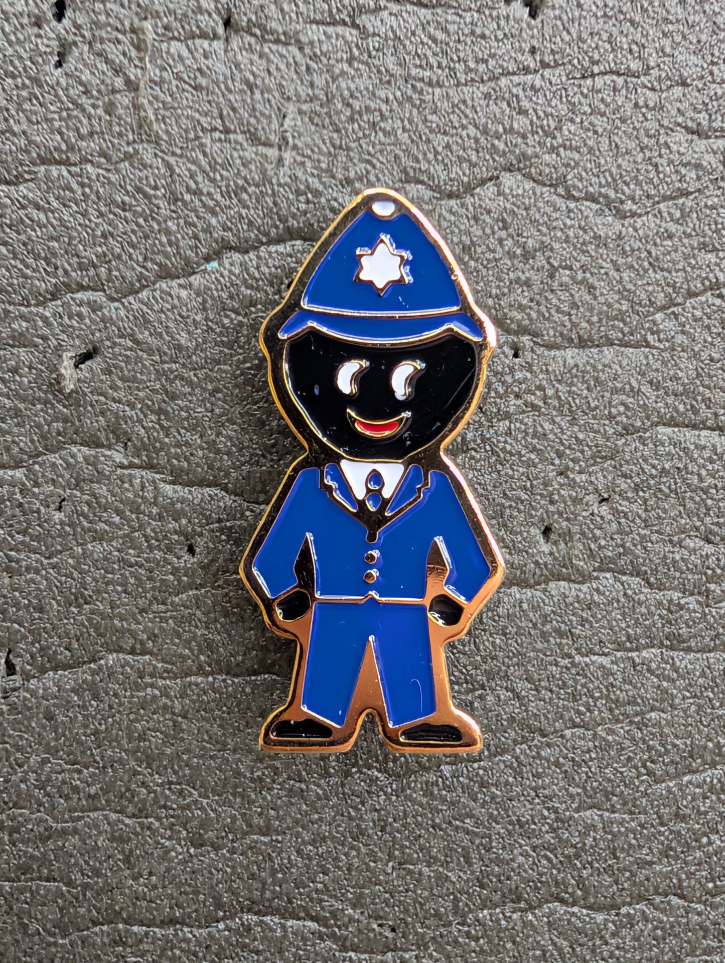 1990 Robertsons Policeman Badge START PRICE £1