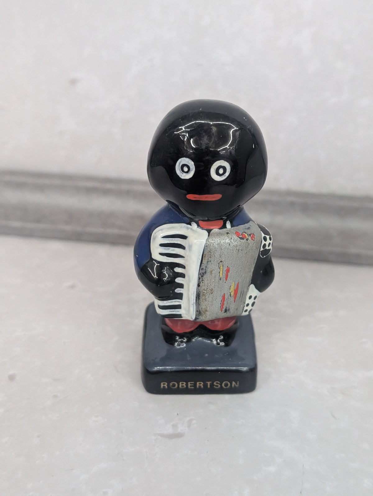 3" Carltonware - Accordionist