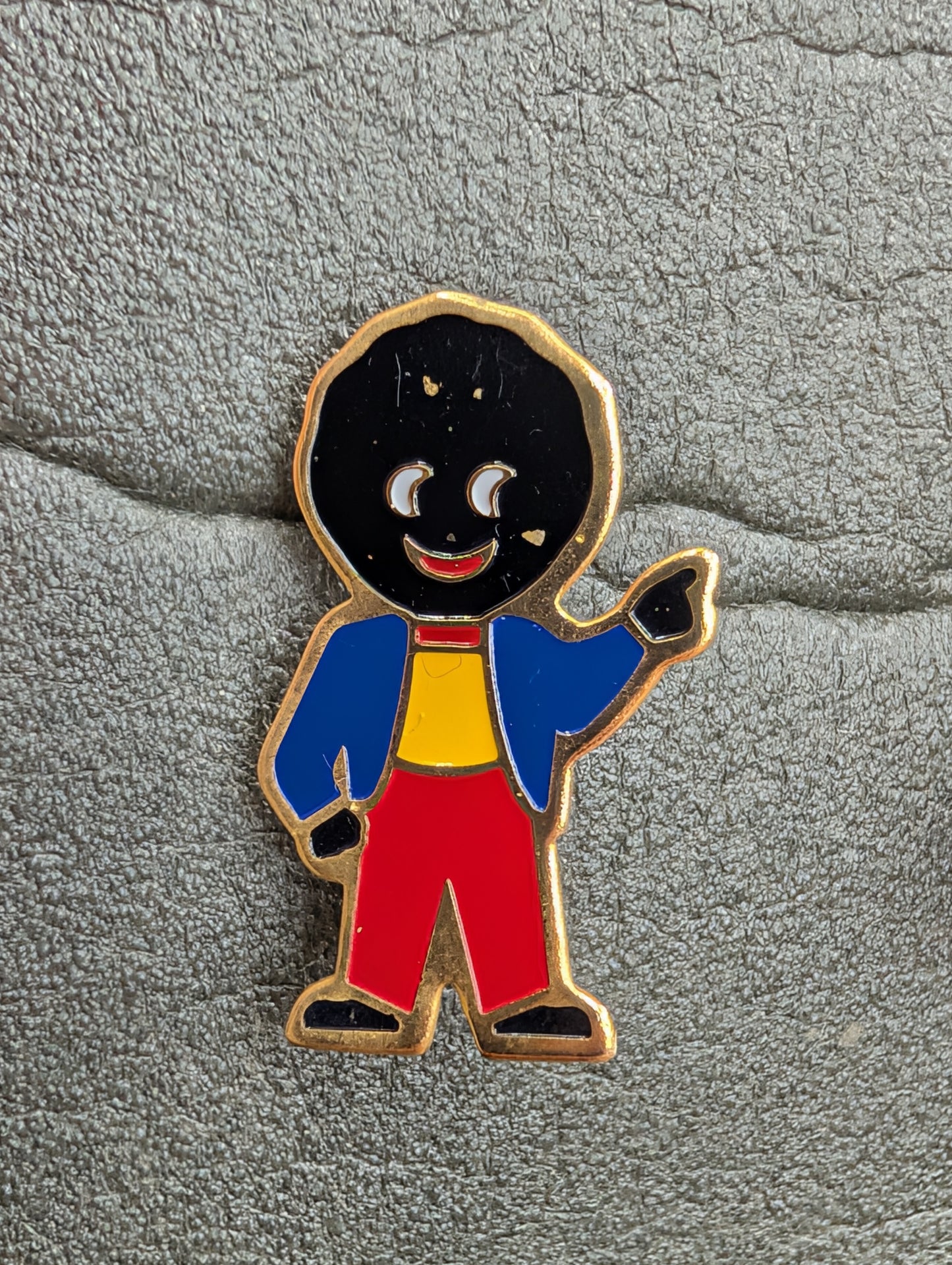 1990 Robertsons Standard Badge START PRICE £1