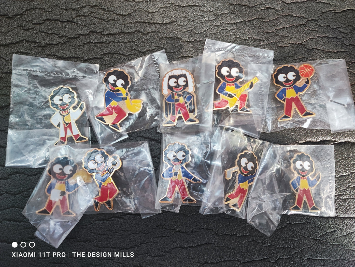 SPECIAL OFFER 1998 Classics Full Set of 10 Badges