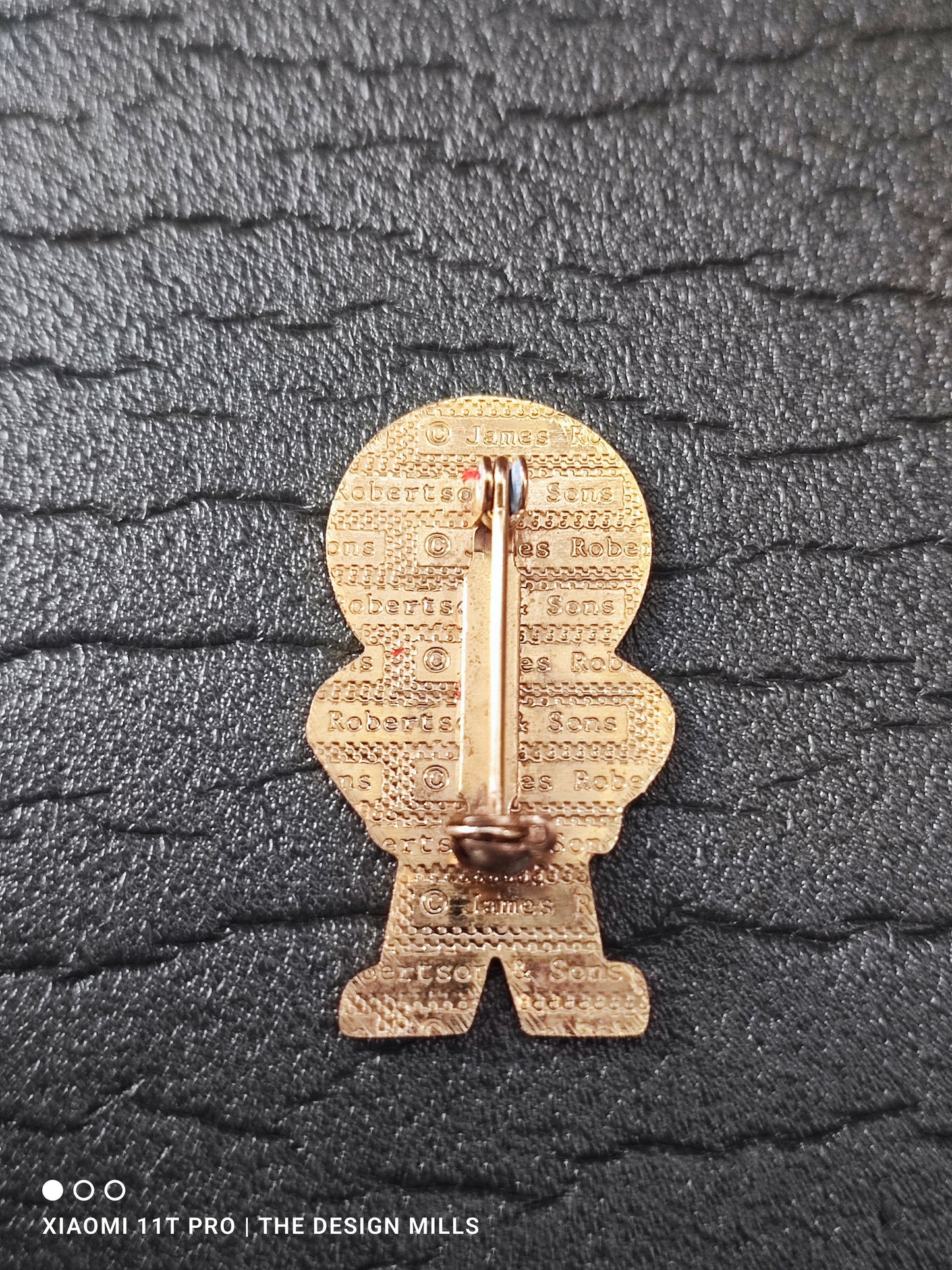 Astronaut EYES RIGHT