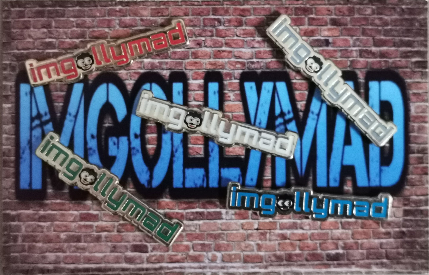 Logo Graffiti Set of 5 Badges image - GollyBadges.com