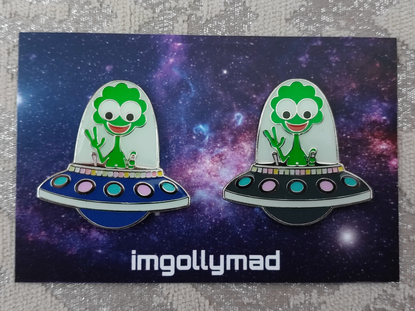 Special Green Alien Pair of Badges image - GollyBadges.com