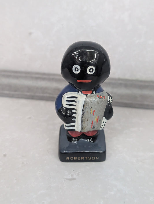 3" Carltonware - Accordionist
