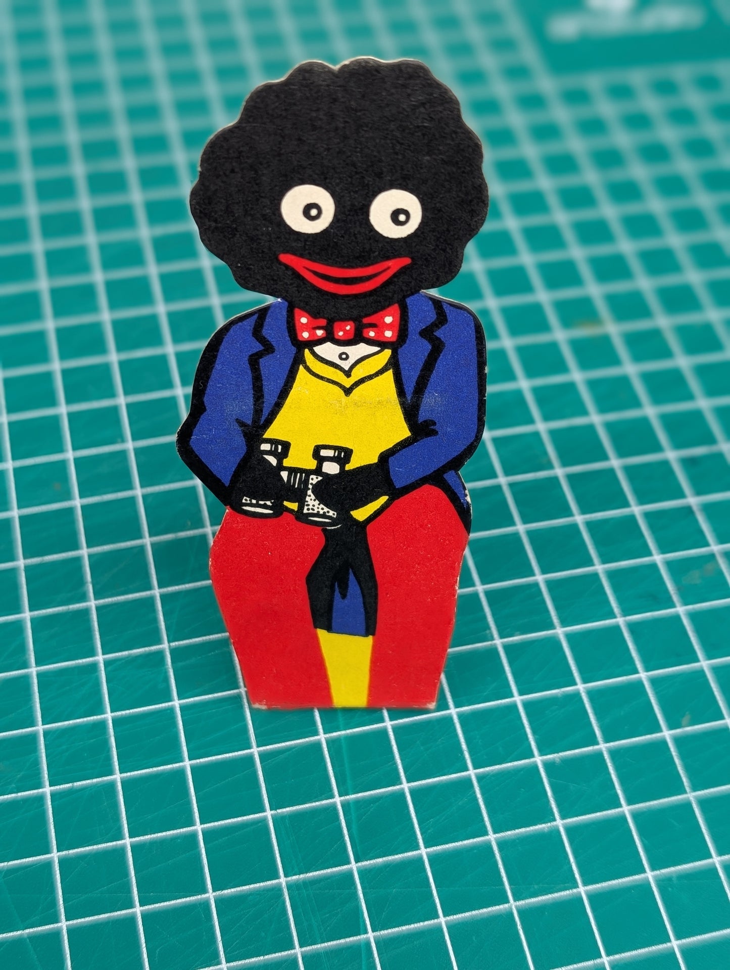 4" Stand Up Card Golly with Binoculars