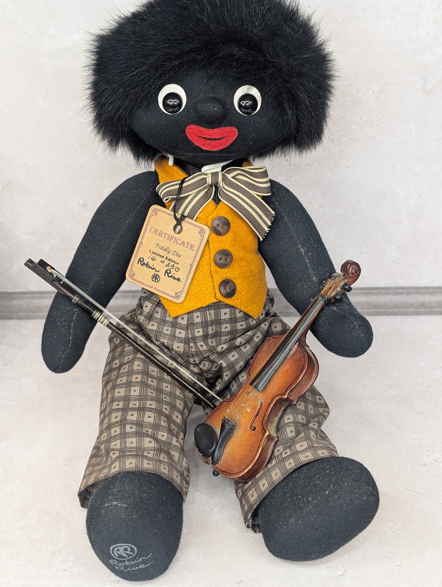 Fiddly Dee by Robin Rive