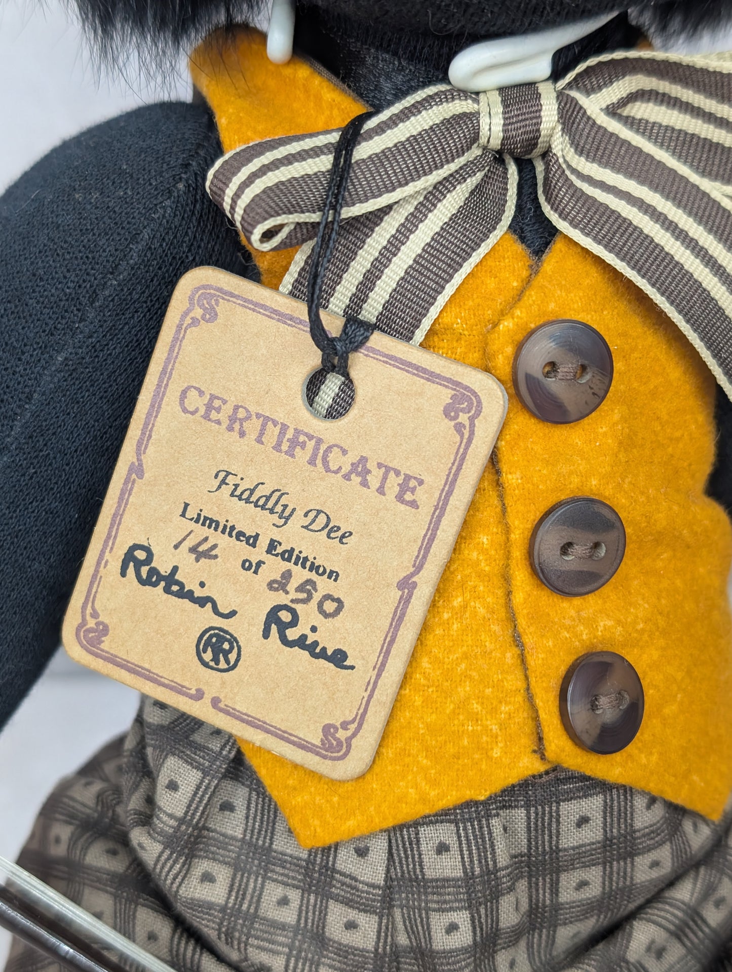 Fiddly Dee by Robin Rive