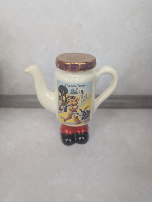 Golden Years Walking Teapot by Carltonware