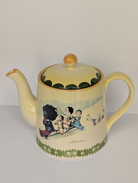 Golly Sledging Teapot by Carltonware