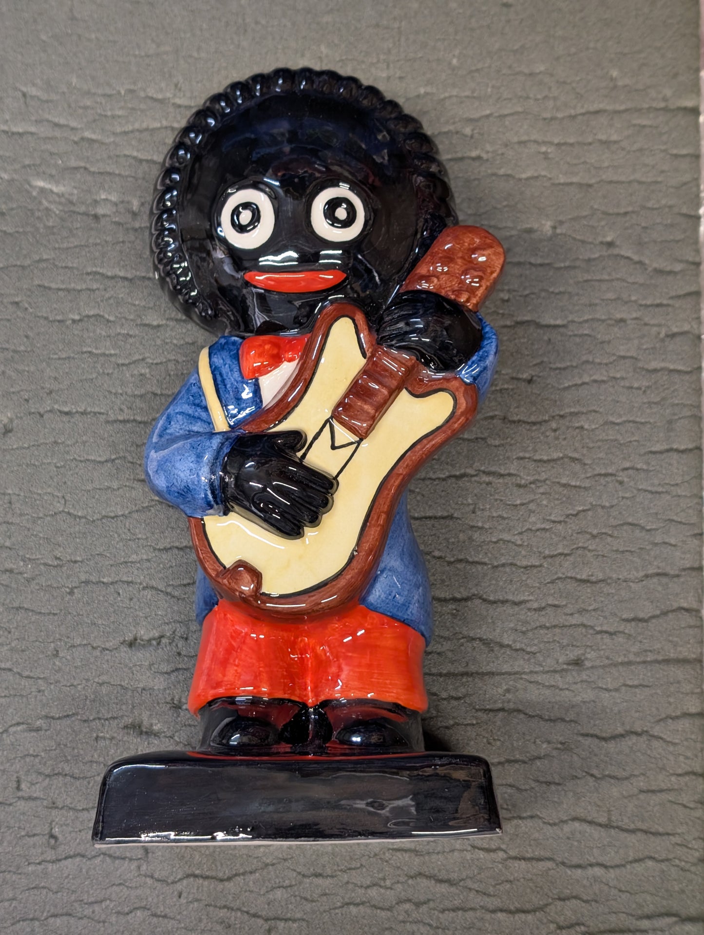 Large Guitarist by Carltonware