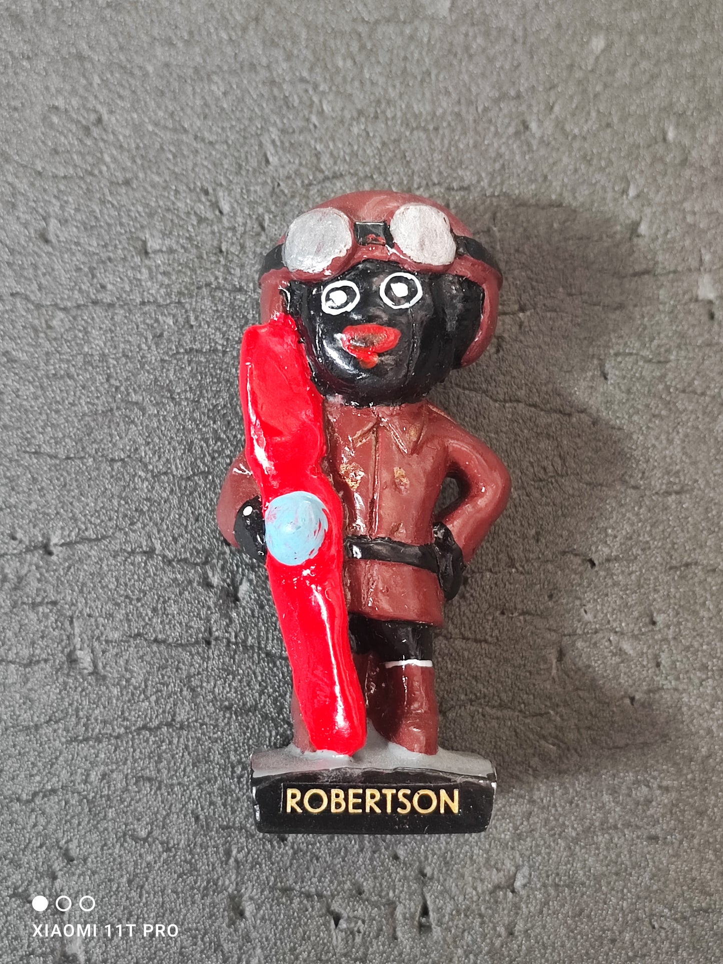 Non Robertsons Skier Figure