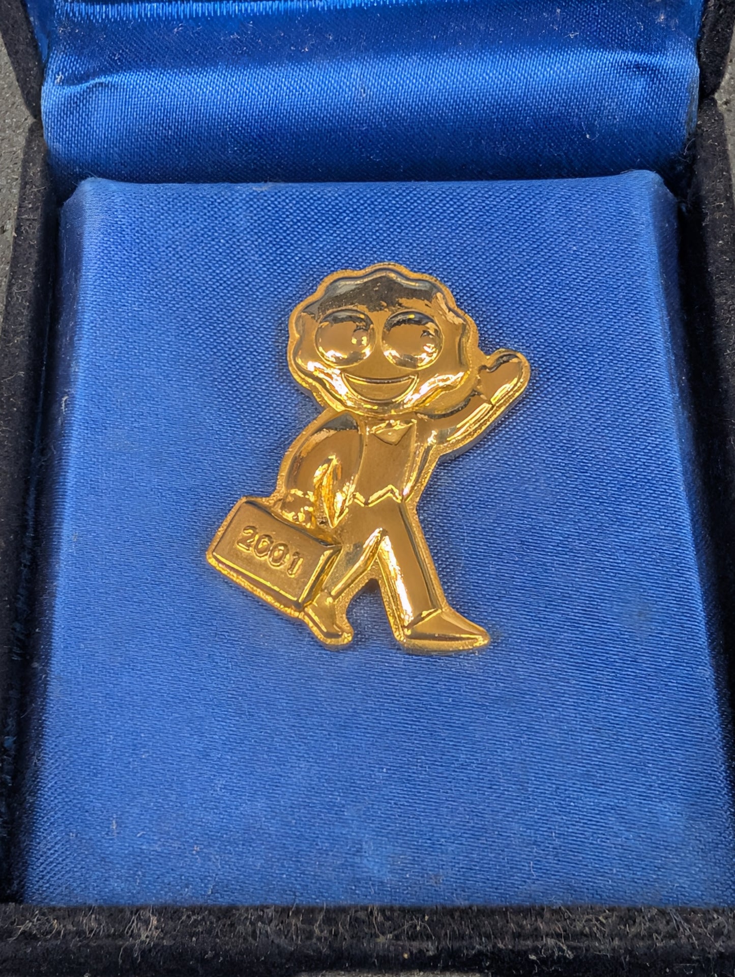 2001 Robertsons Gold Farewell Badge Boxed with Cert