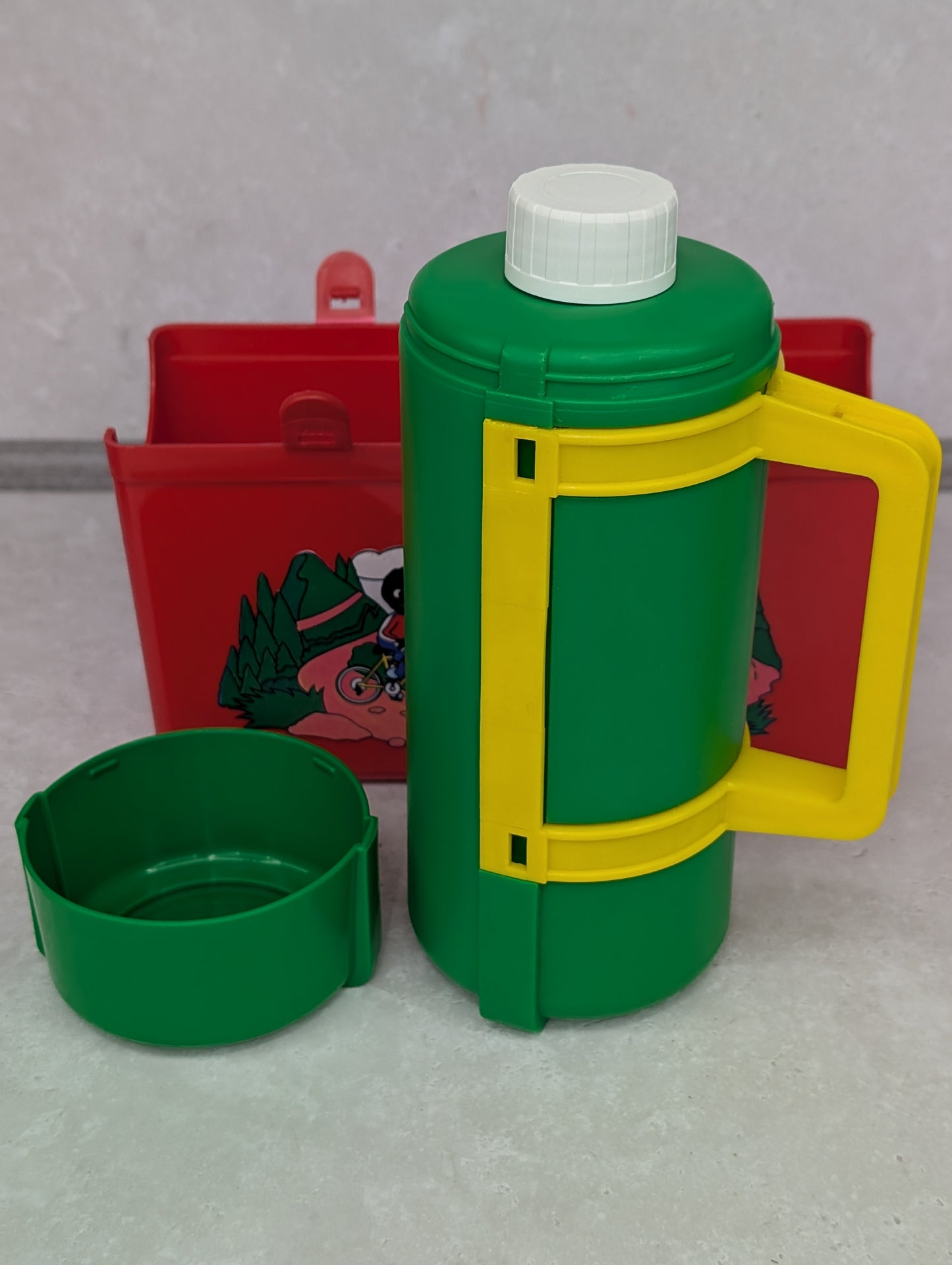 Robertsons Lunchbox with Built In Drinks Bottle
