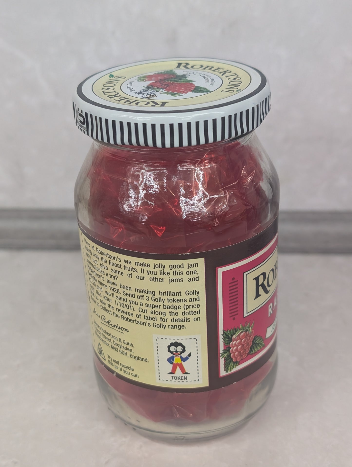 Robertsons Raspberry Jar with Lid and Golly Token