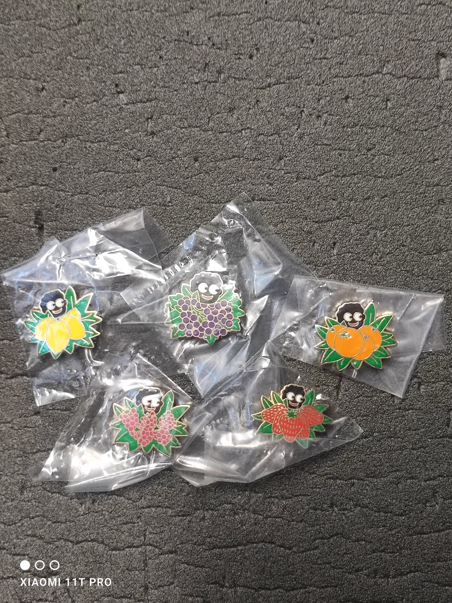 Set of 5 Fruit Badges