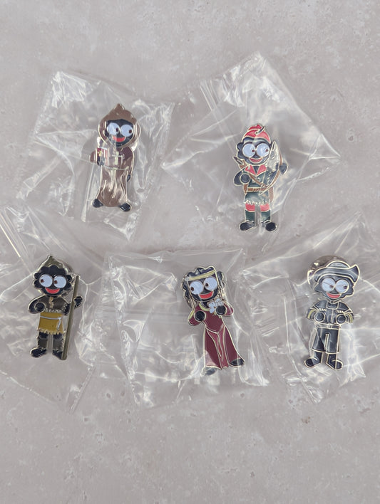 Set of 5 Non Robertson Robin Hood Badges by Vadok