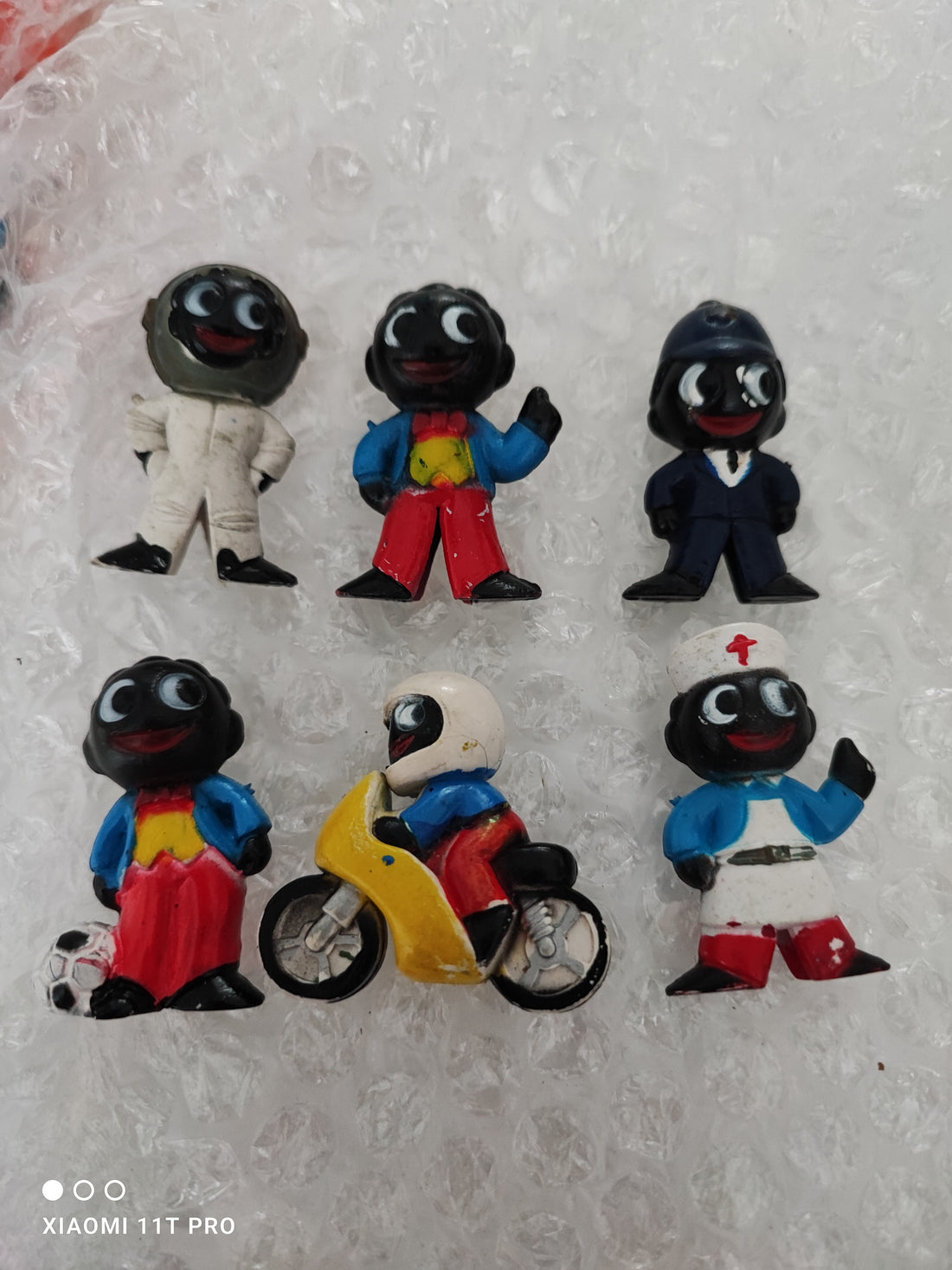 Set of 6 Pencil Toppers – GollyBadges.com