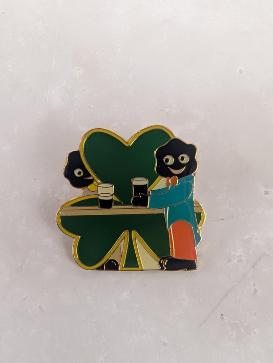 Shamrock Buddies Green by Peter Wood Issue 200