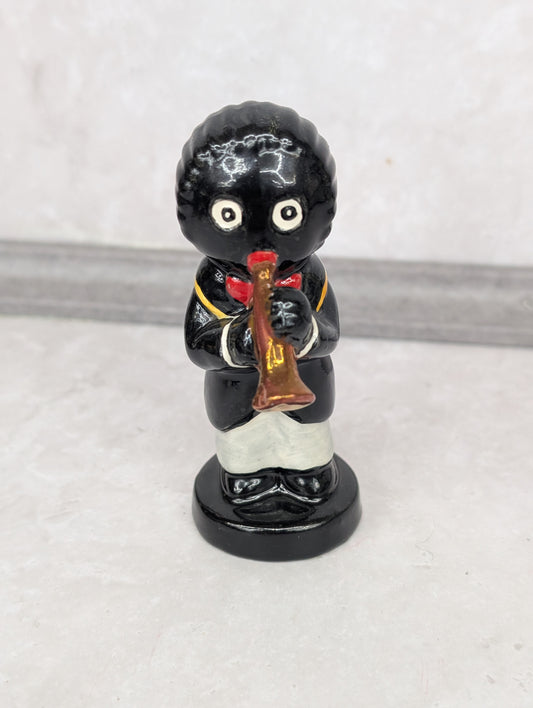 Small Trumpeter by Carltonware
