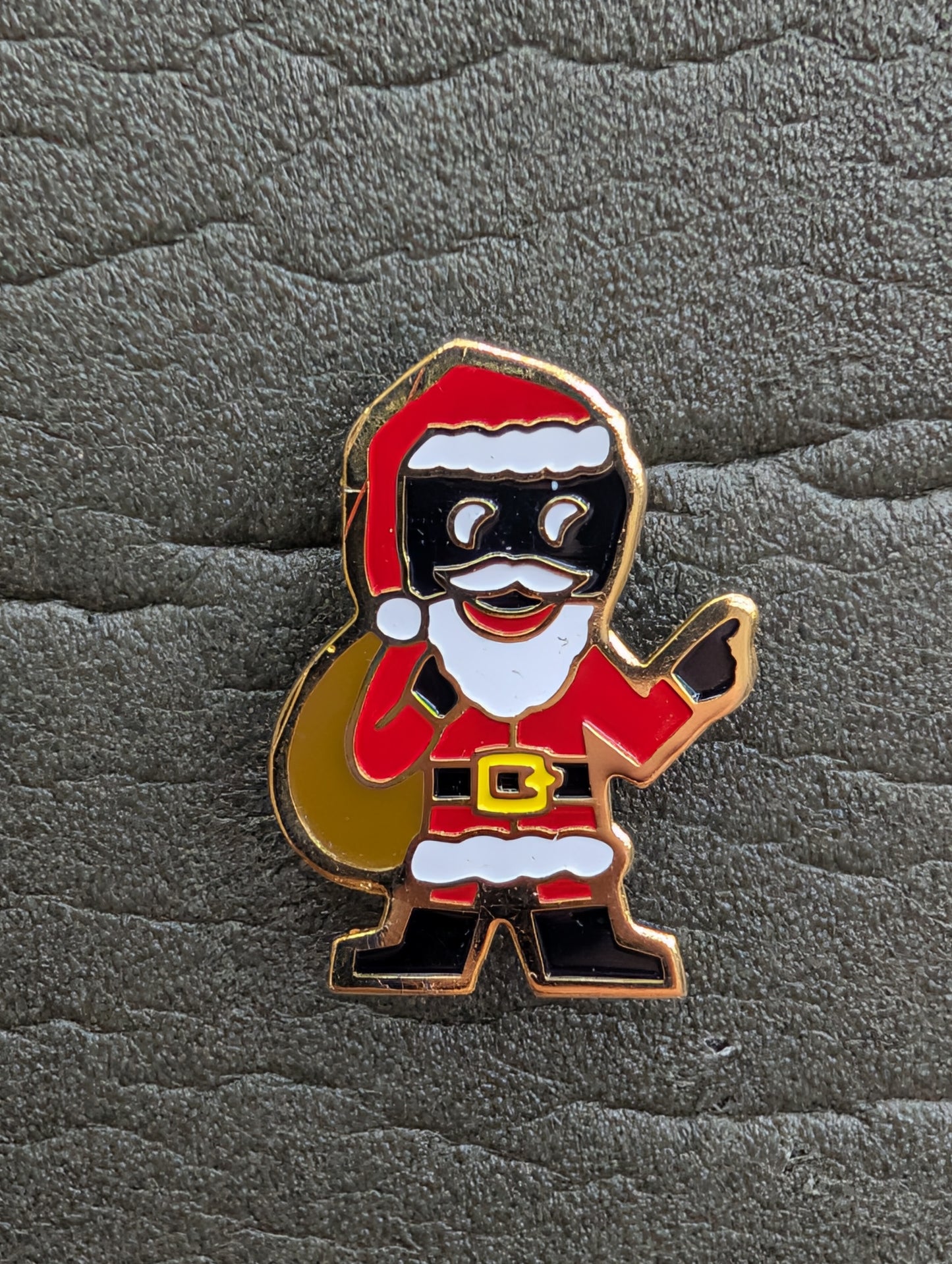 1990 Robertsons Promo Santa Badge START PRICE £1 STAFF ISSUE ONLY
