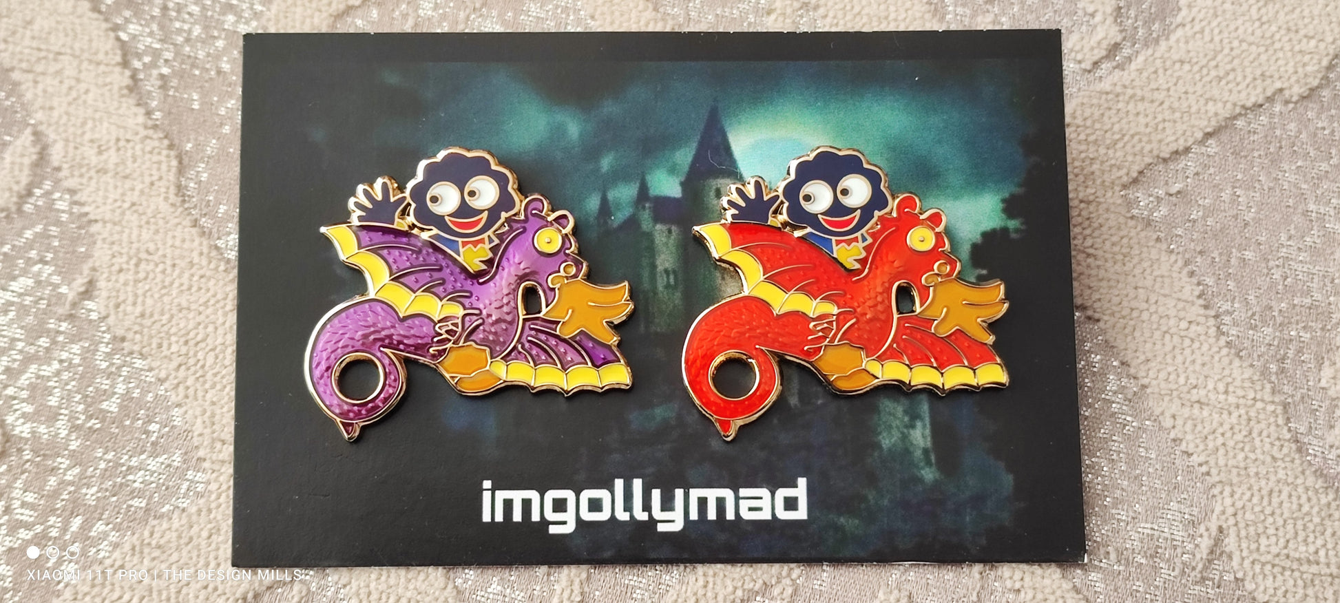 Dragon Pair of Badges image - GollyBadges.com