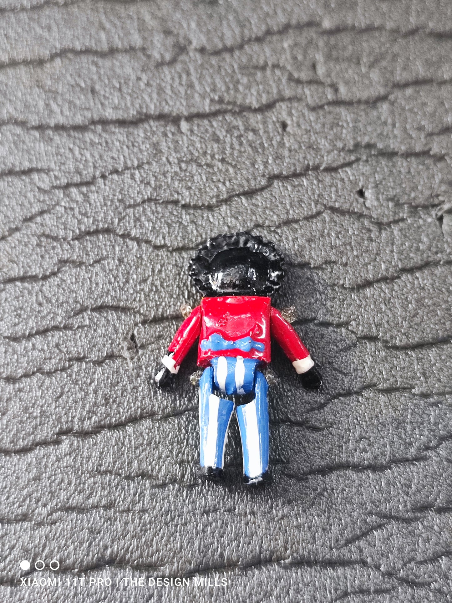 Miniature Metal Golly with Moving Arms and Legs