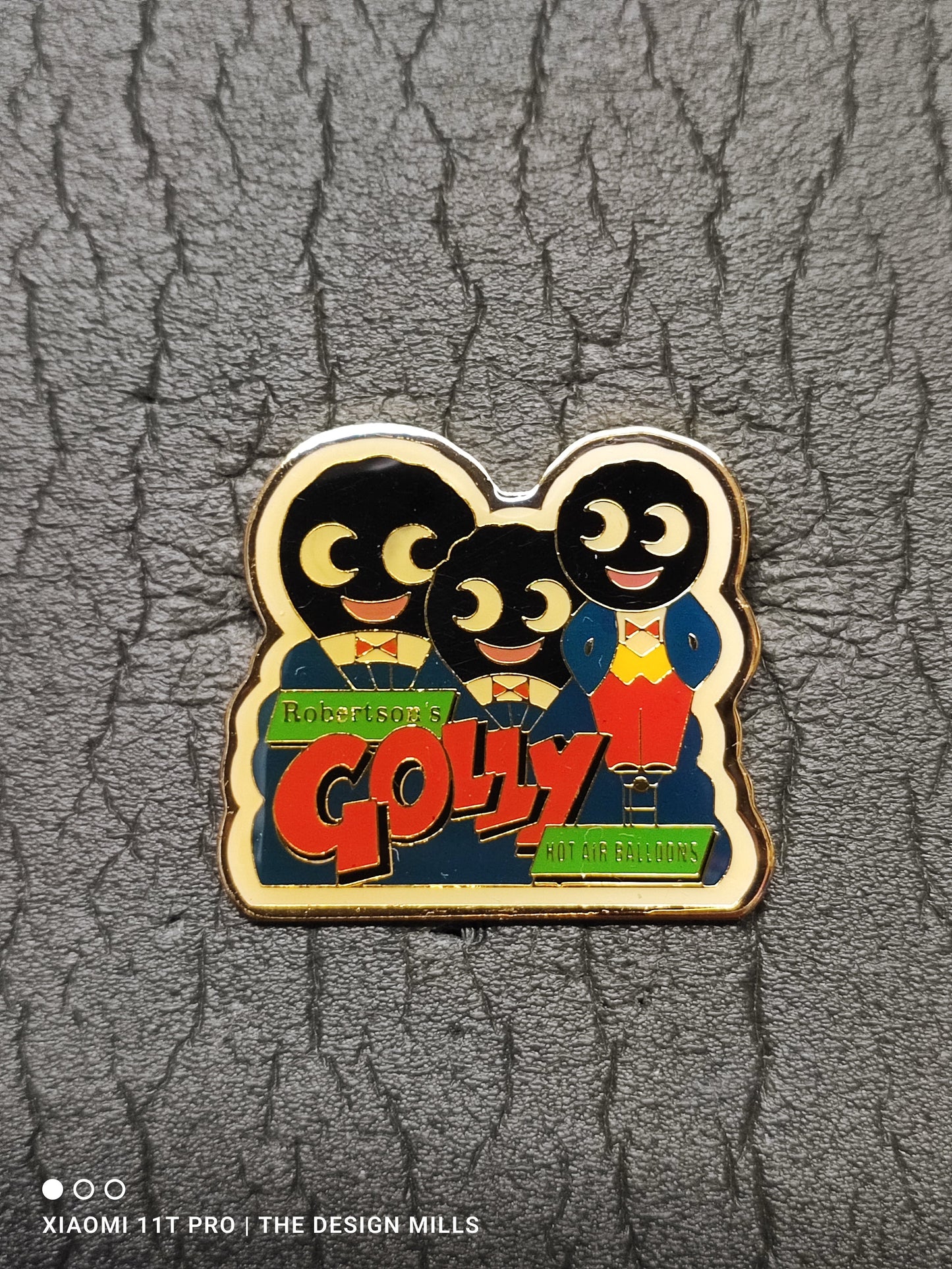 Non Robertsons Golly Balloon Badge
