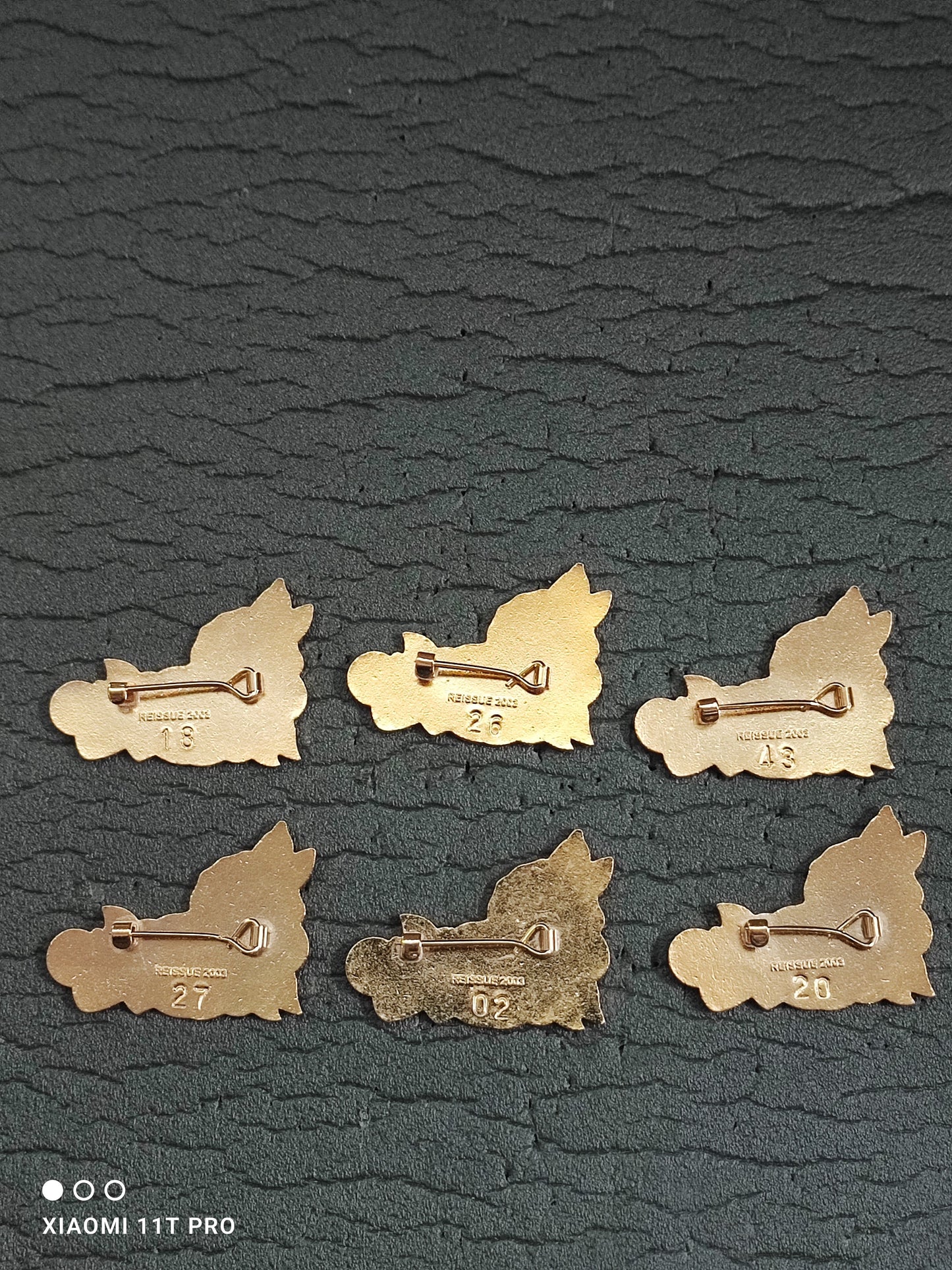 Non Robertsons Set of 6 Scrolls