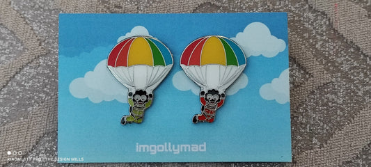 Parachuting Pair of Badges image - GollyBadges.com
