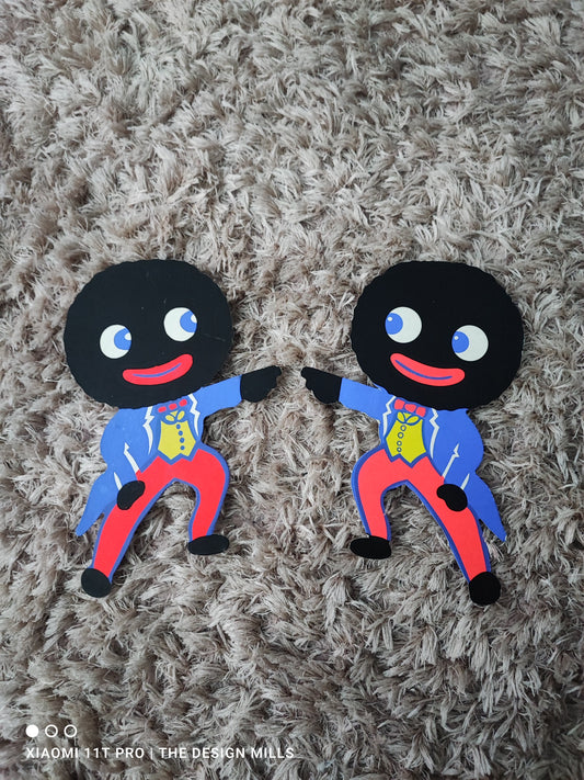 Pointing Golly Pair of Showcards 9.5” high