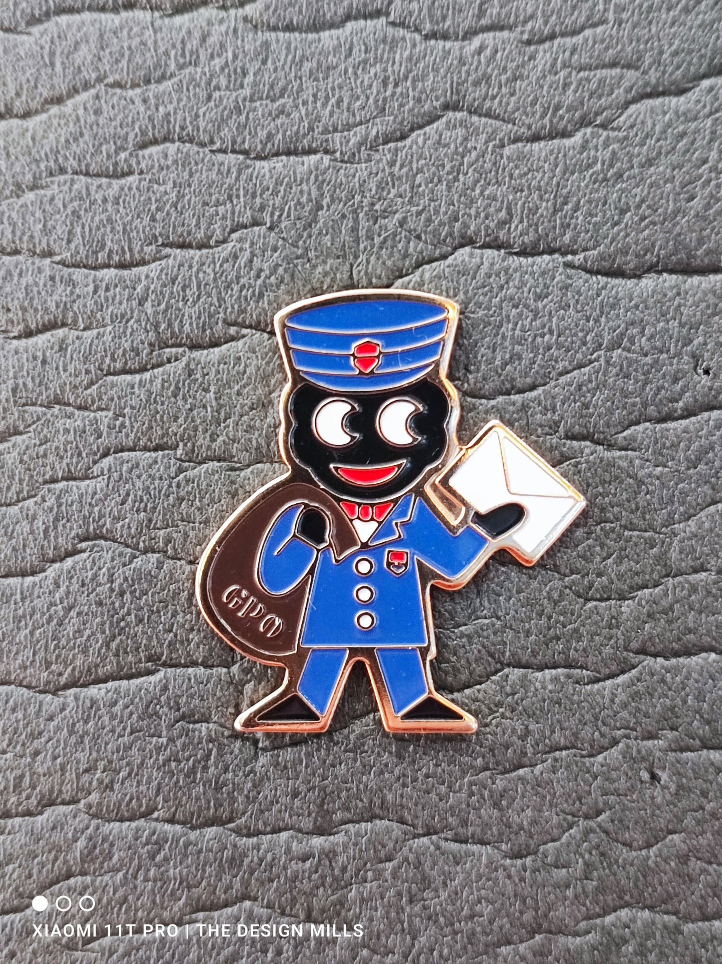 Postman Red/Blue Pocket