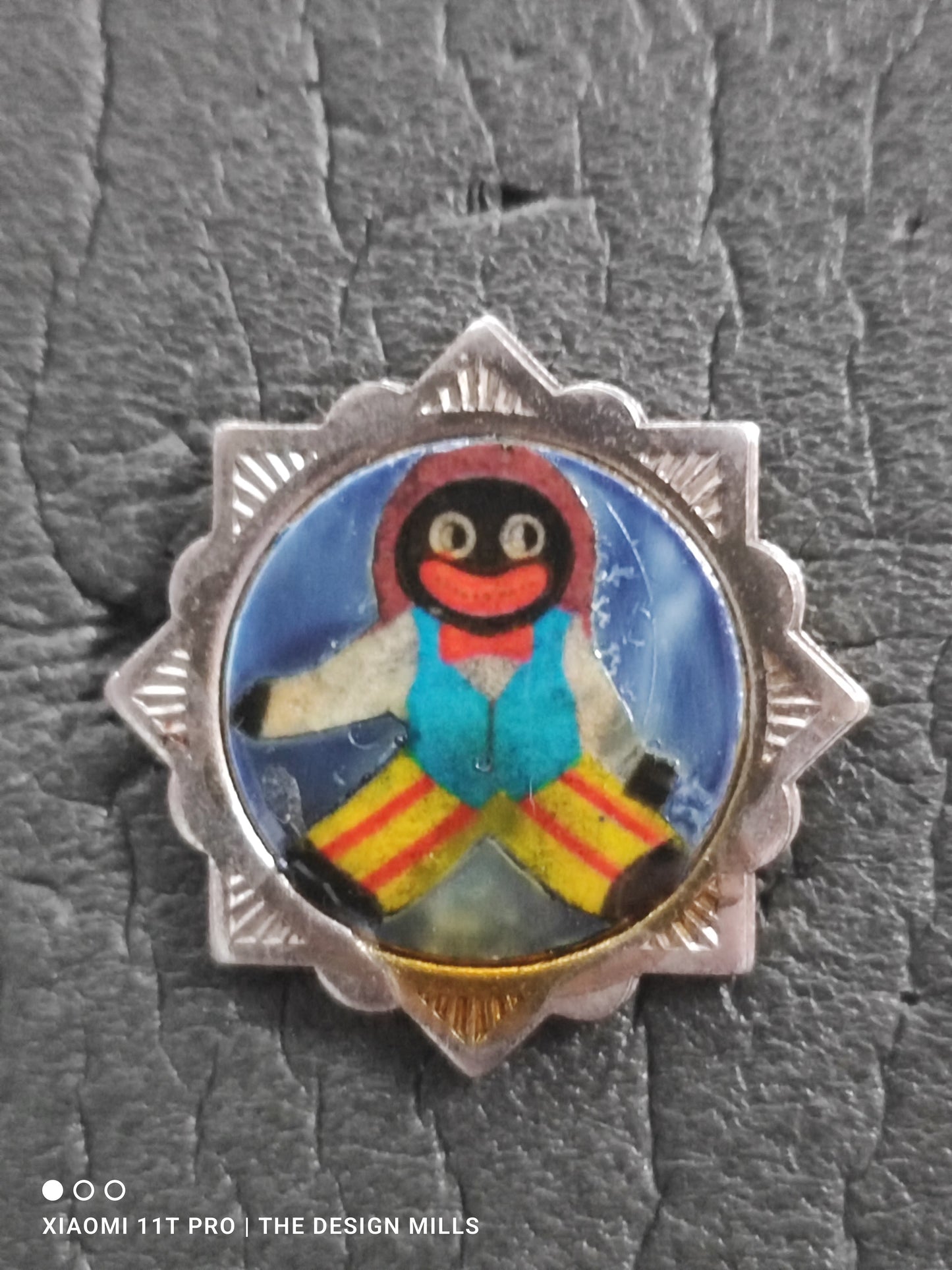 Sitting Golly Brooch