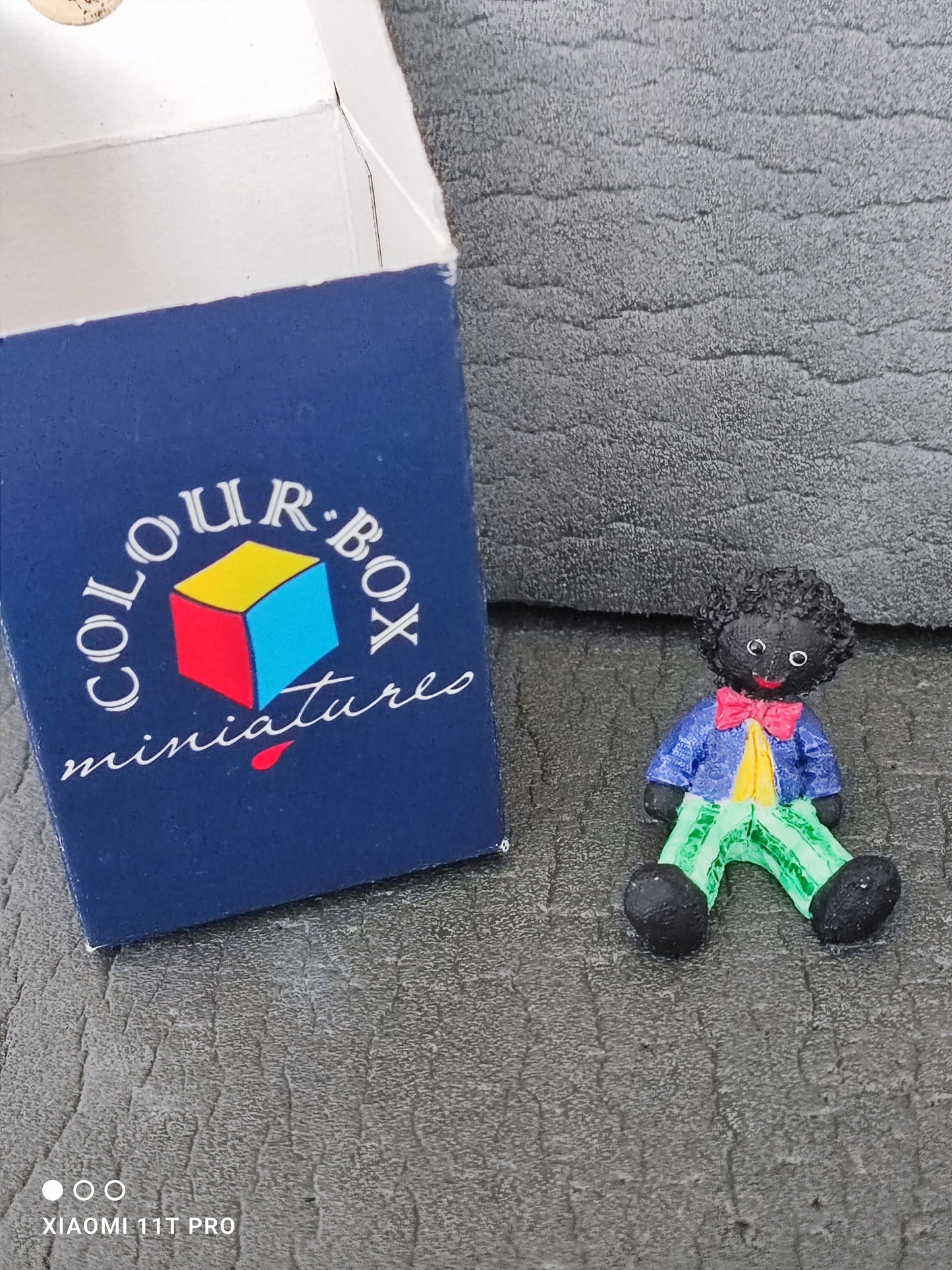 Small Golly Sitting - Peter Fagan Colourbox Figure Boxed