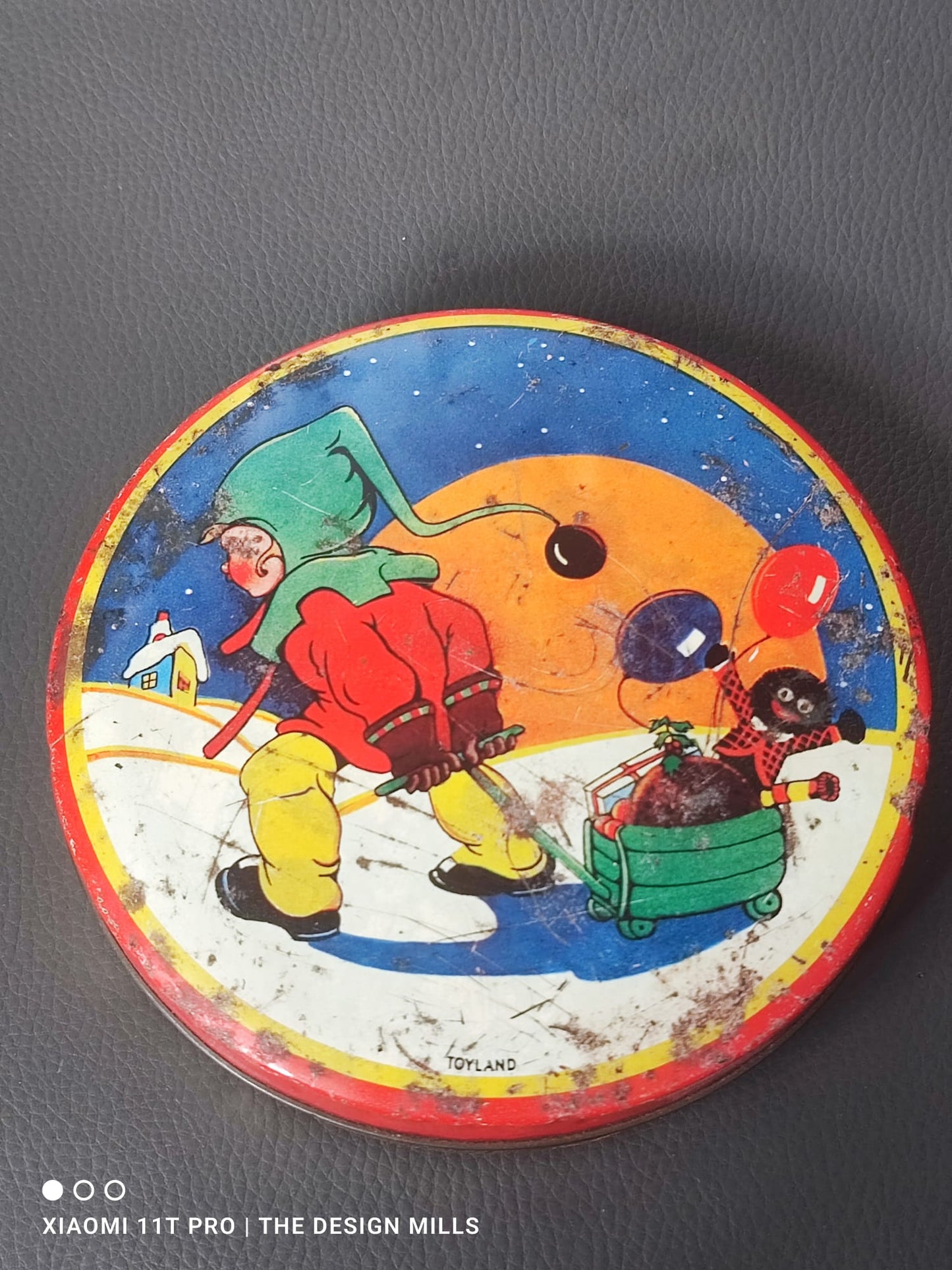 Toffee Tin image - GollyBadges.com