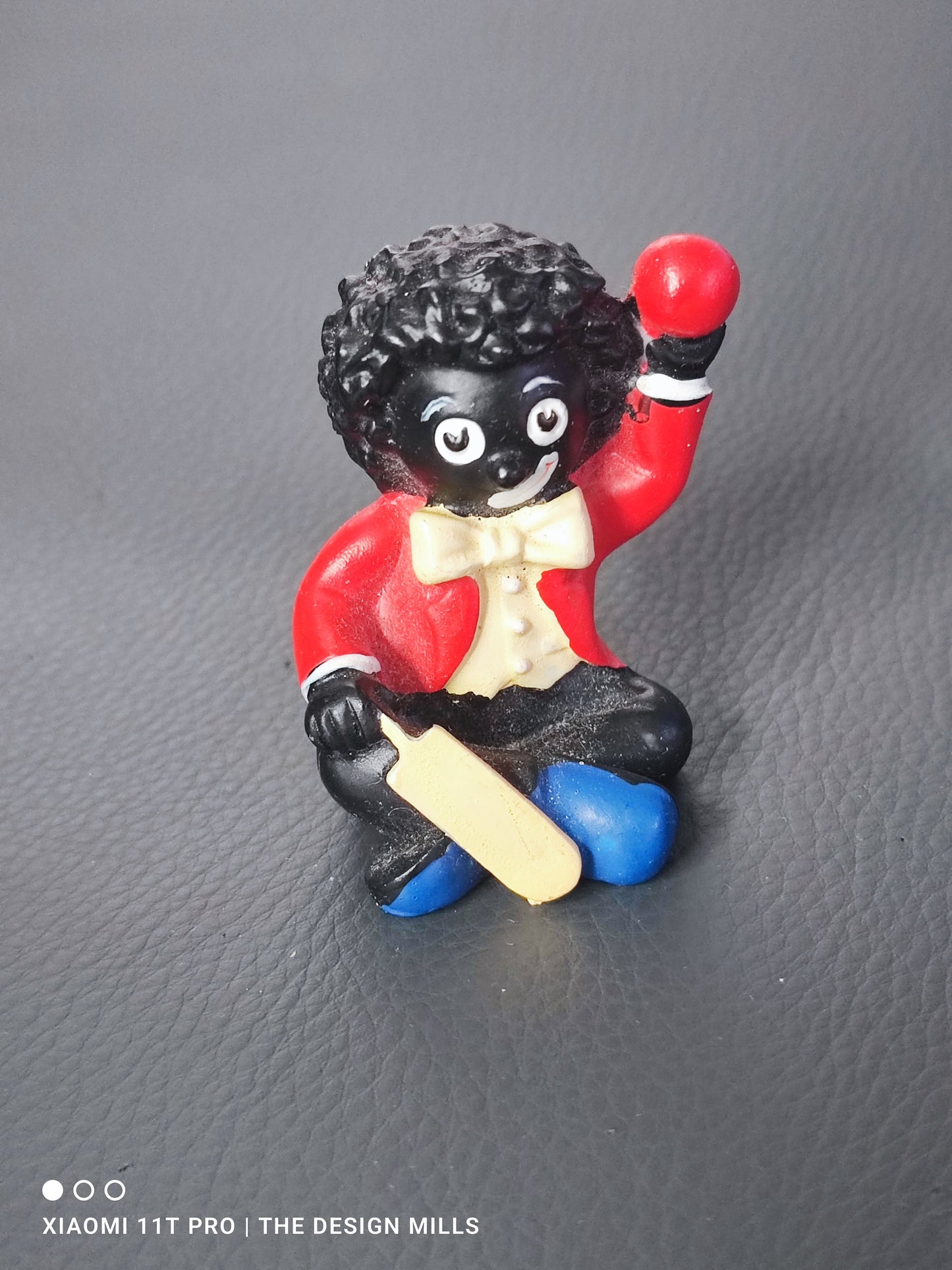 Cricket Golly Sitting