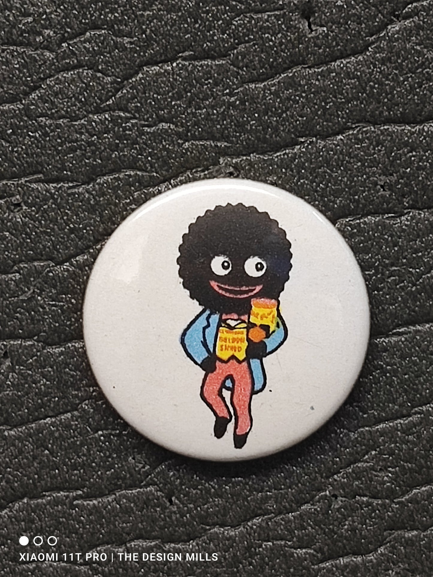 White 1950s Button Badge TB5G - Gaunt Birmingham